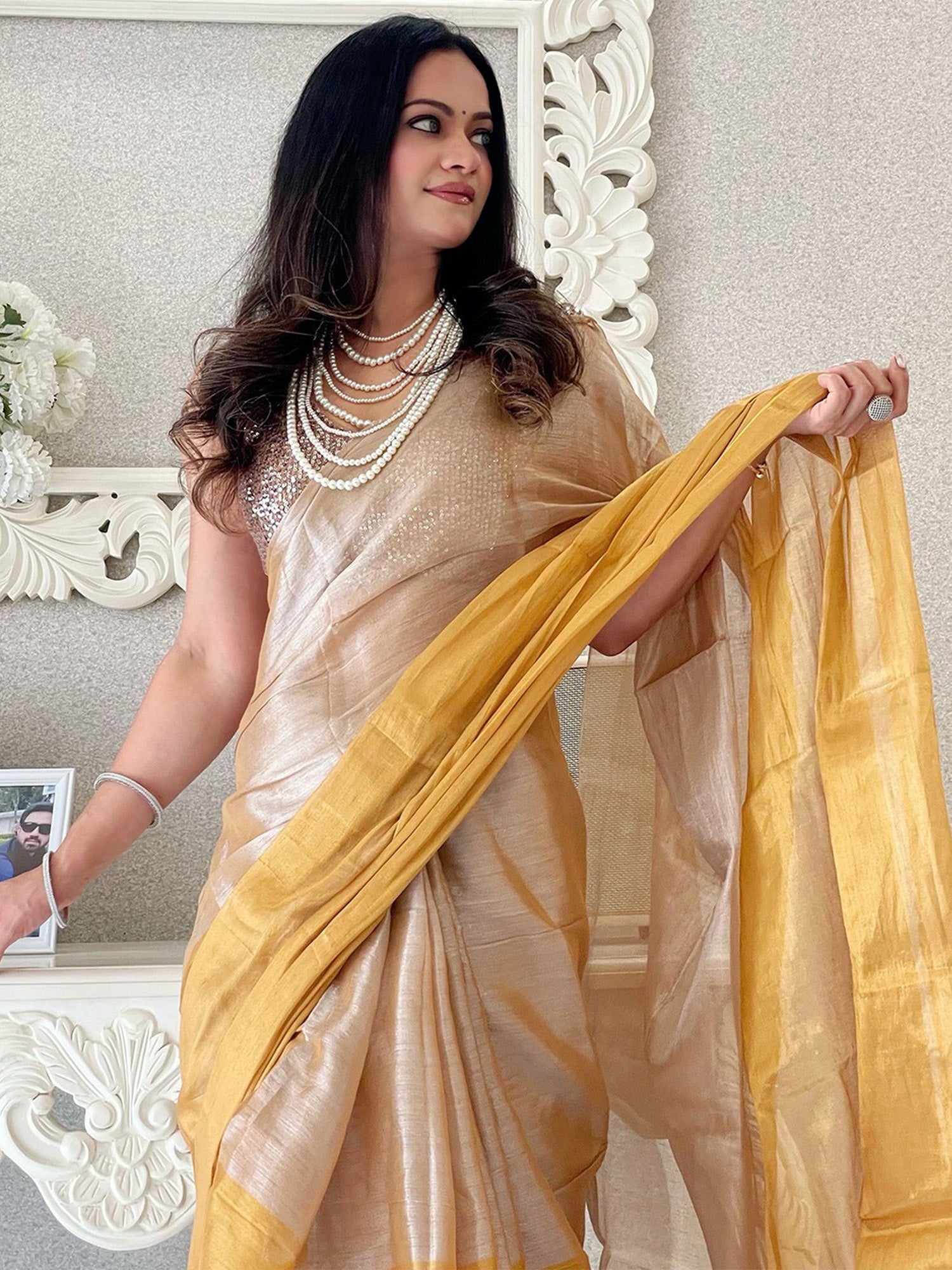 Women's Tissue Beige Solid Designer Saree With Blouse Piece