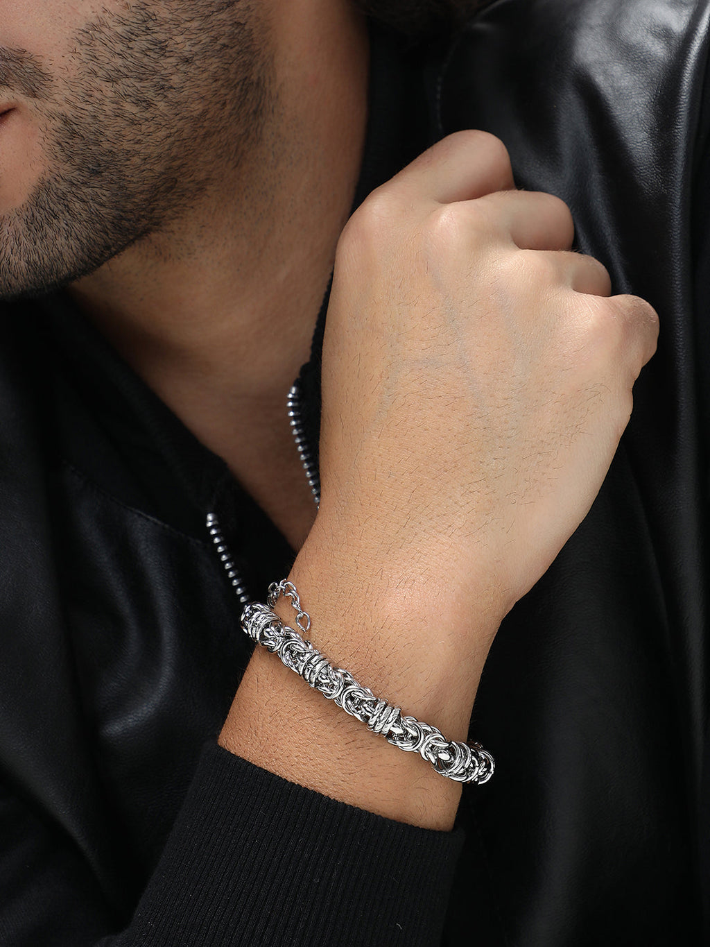 The Knot Link Bracelet - Metallic Silver