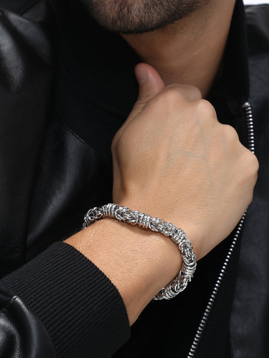 The Knot Link Bracelet - Metallic Silver