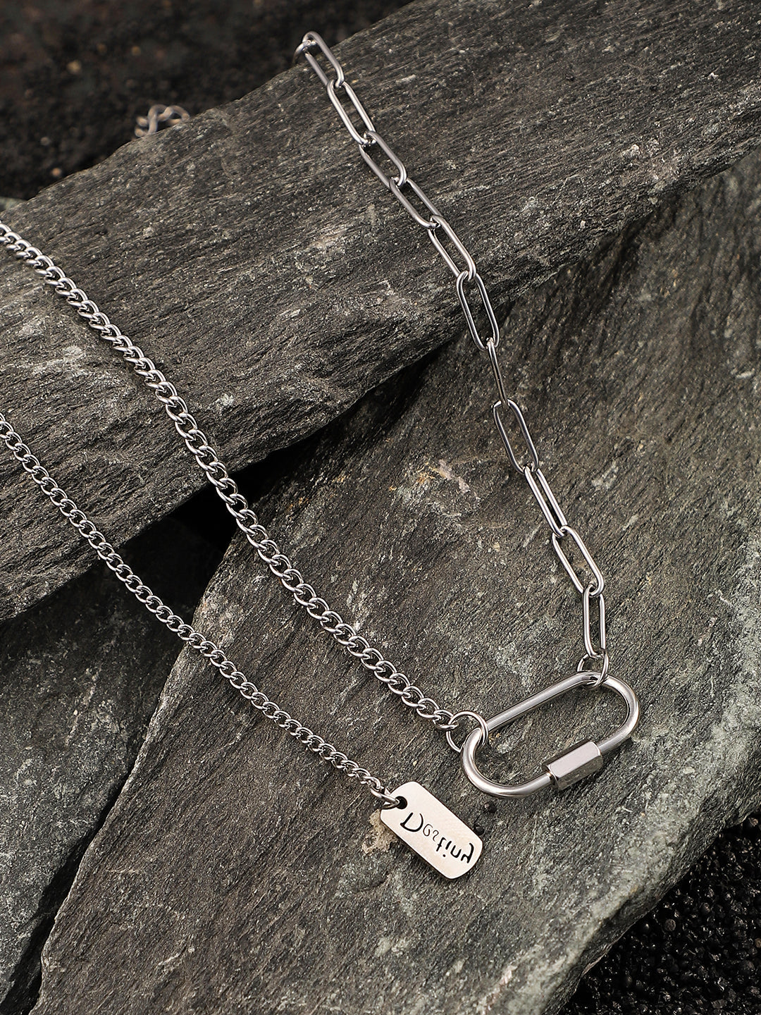 The Industrial Link Pendant Necklace - Metallic Silver
